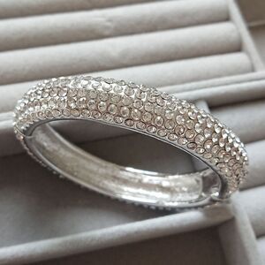 Jarin made in USA crystals bangle